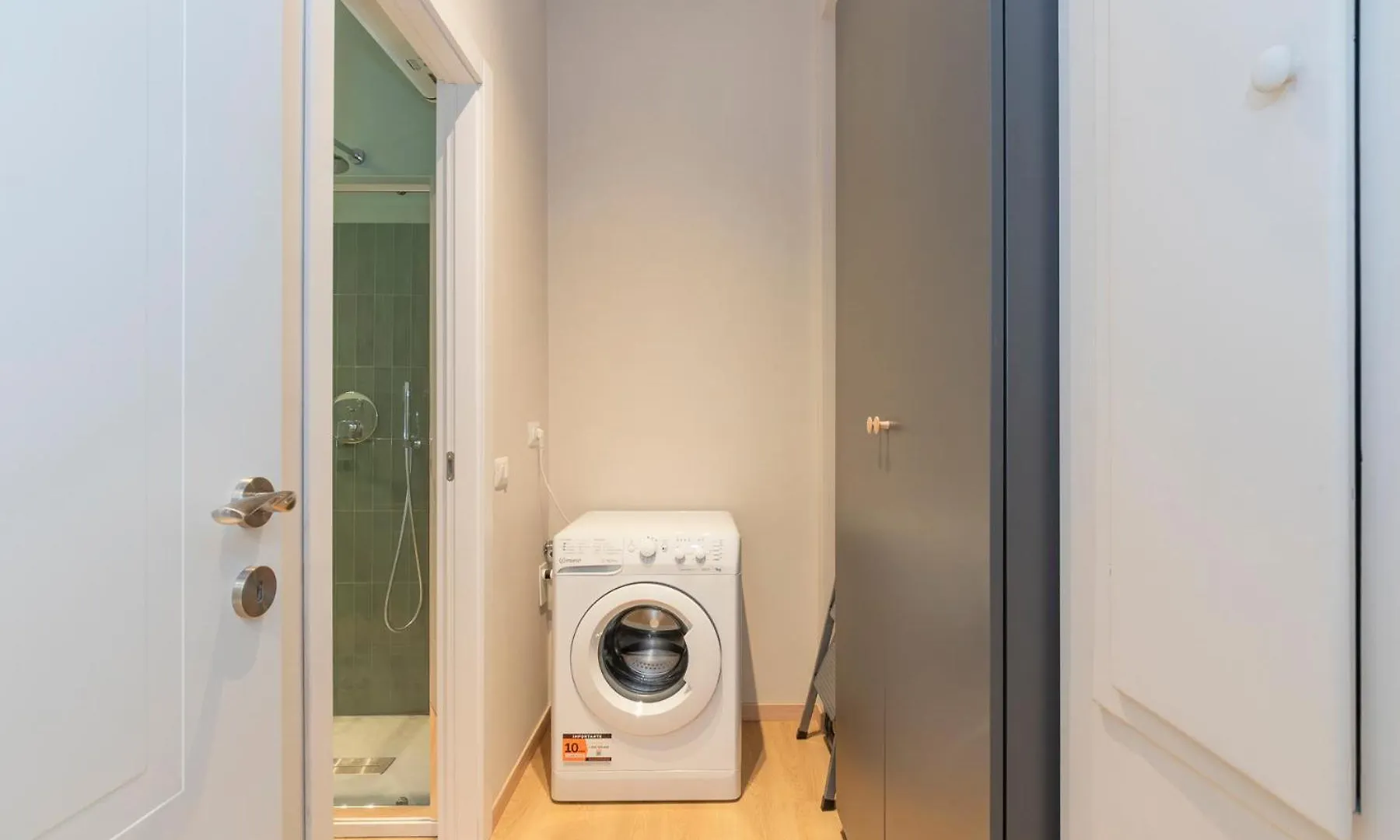 I Host Apartment - Coni Zugna 58 Milán