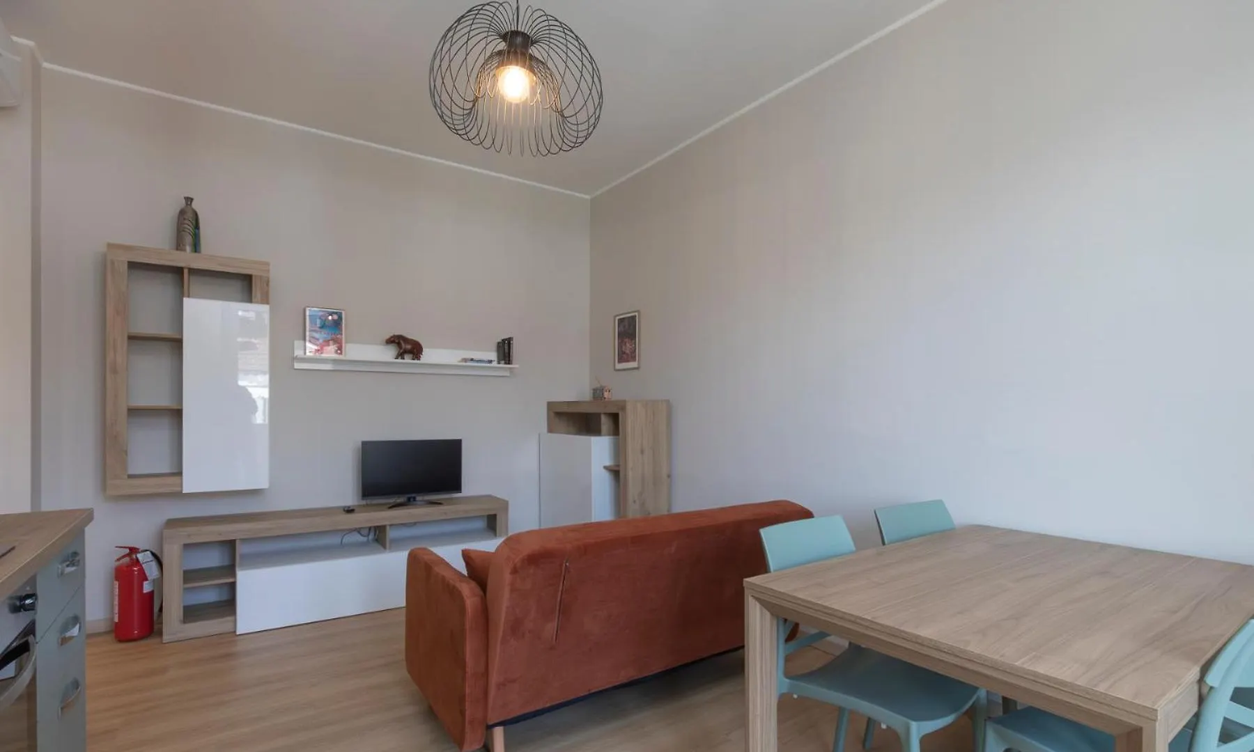 I Host Apartment - Coni Zugna 58 Milán